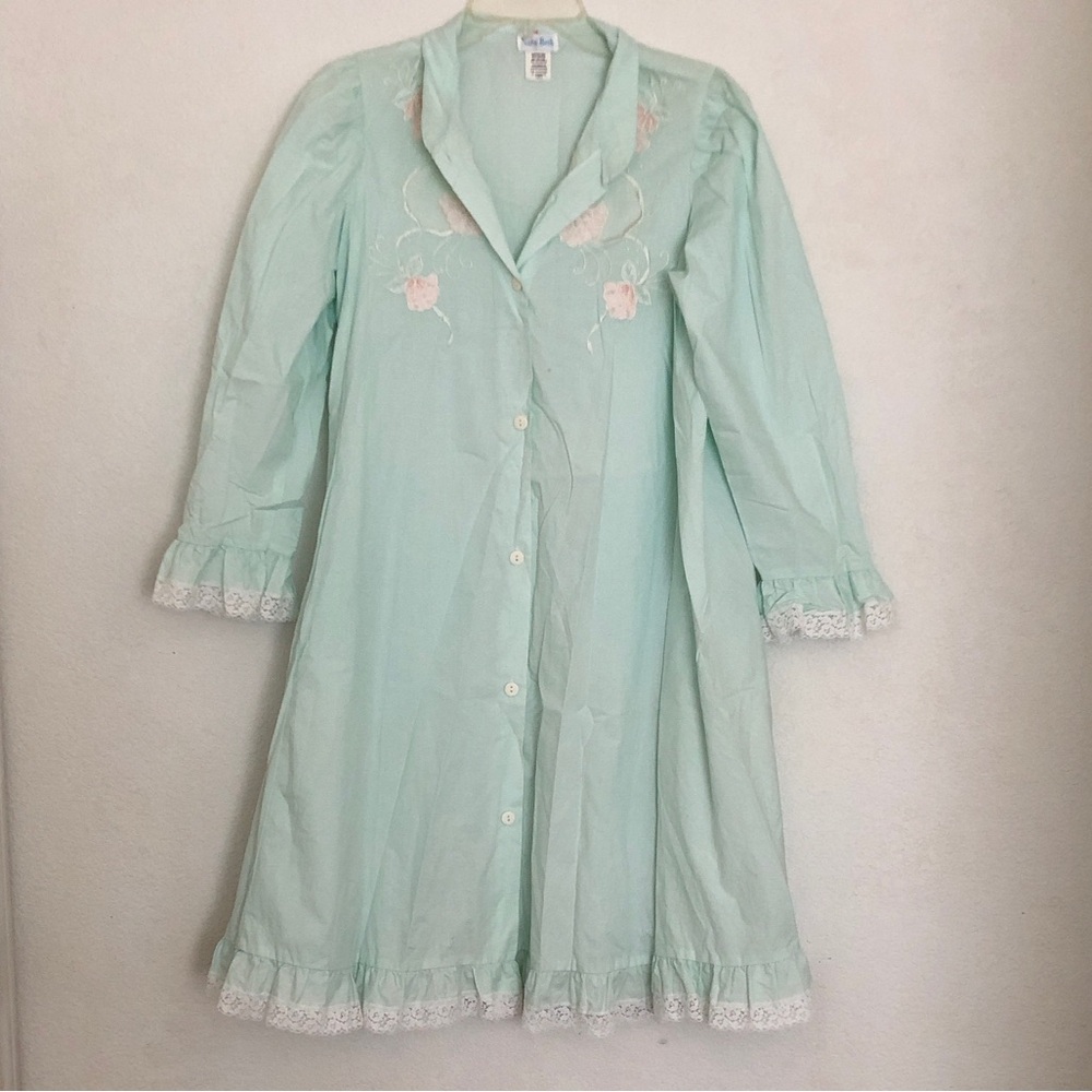 Vintage Sara Beth Light Mint Green Embroidered Nightgown